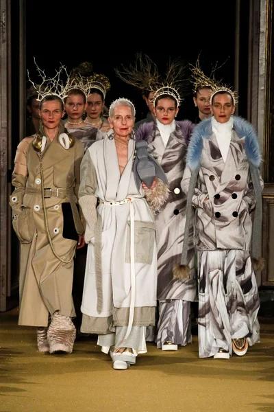 Look 37